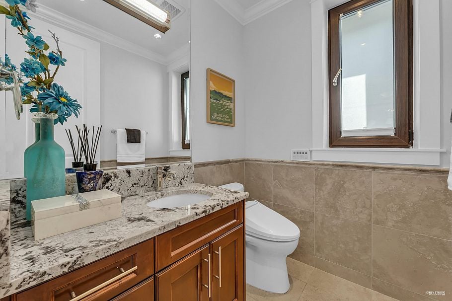 2149 W 46th Avenue Vancouver, BC - 37