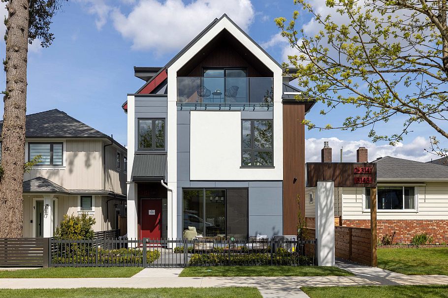 1 3141 E 19 Avenue Vancouver, BC - 1