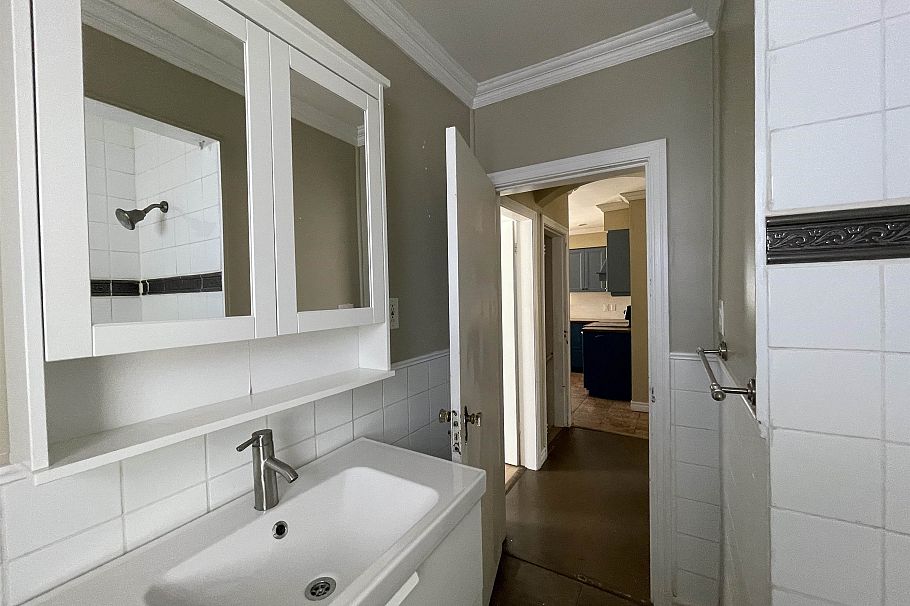 782 W 66th Avenue Vancouver, BC - 9