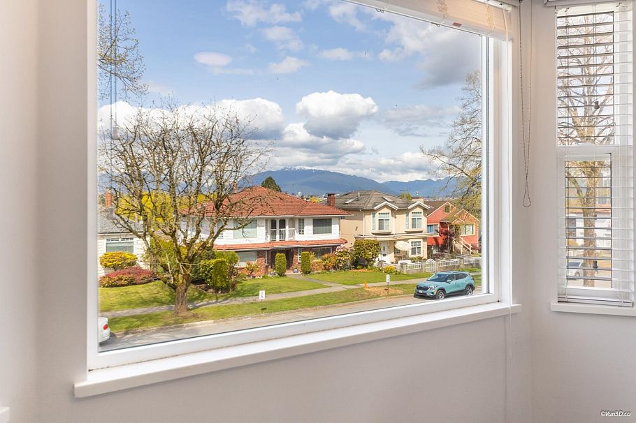 2648 E 19th Avenue Vancouver, BC - 25