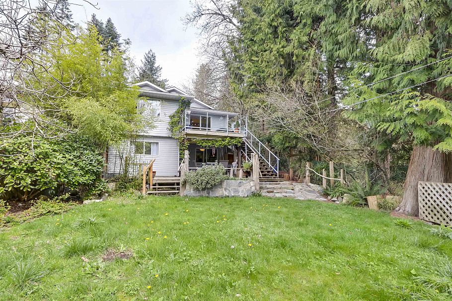 229 W 22nd Street North Vancouver, BC - 27