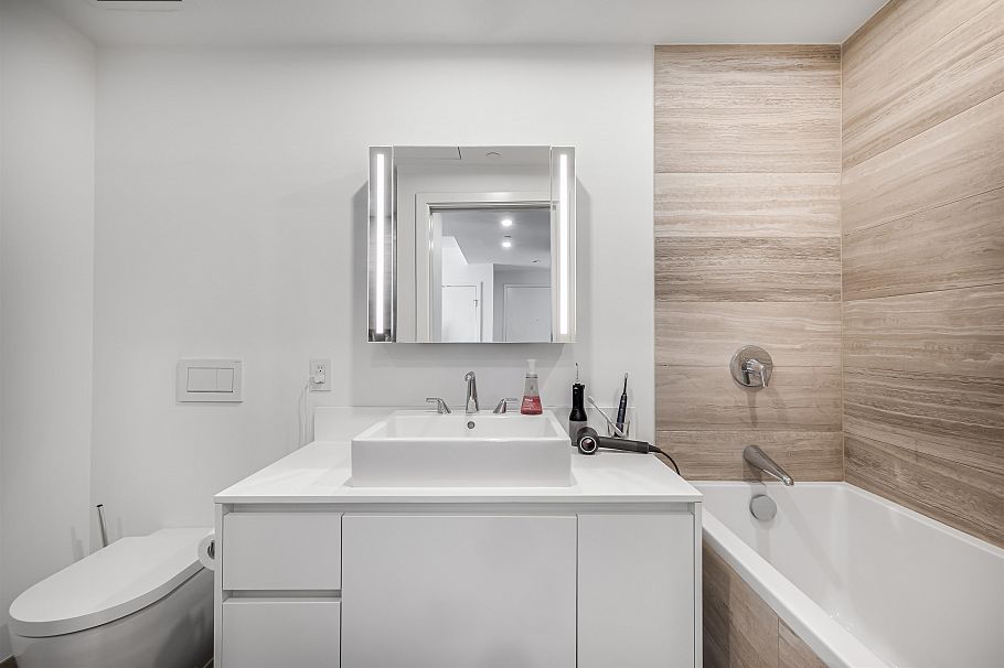 2306 1480 Howe Street Vancouver, BC - 11