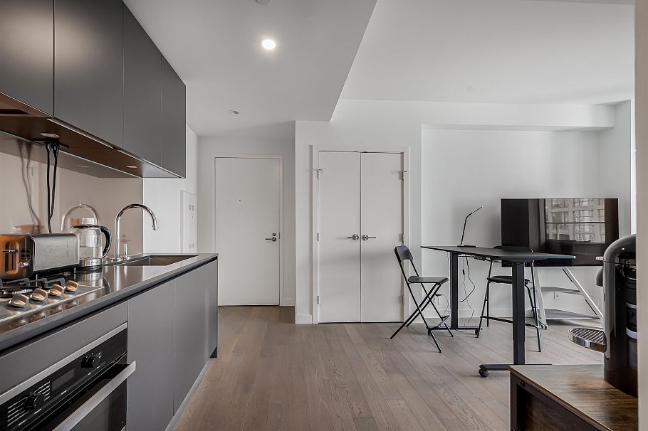 2306 1480 Howe Street Vancouver, BC - 9