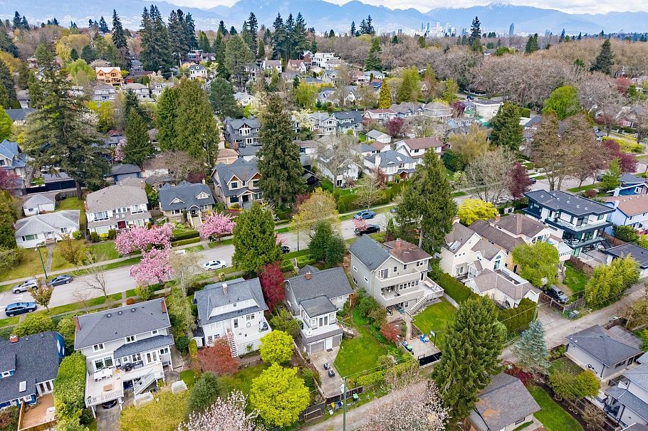 3436 W 37th Avenue Vancouver, BC - 38