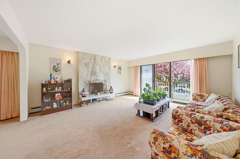 3217 E 18th Avenue Vancouver, BC - 2