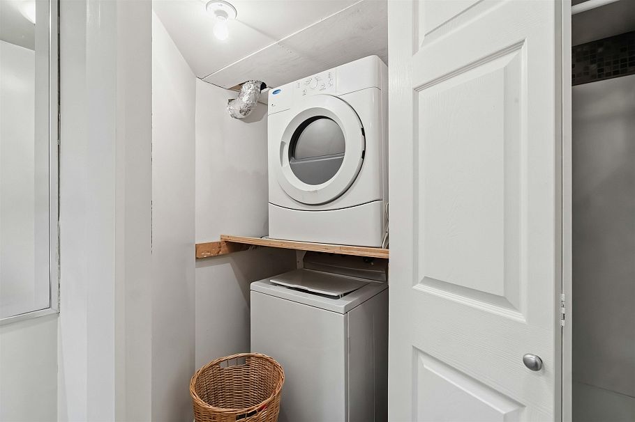 8433 Jellicoe Street Vancouver, BC - 13