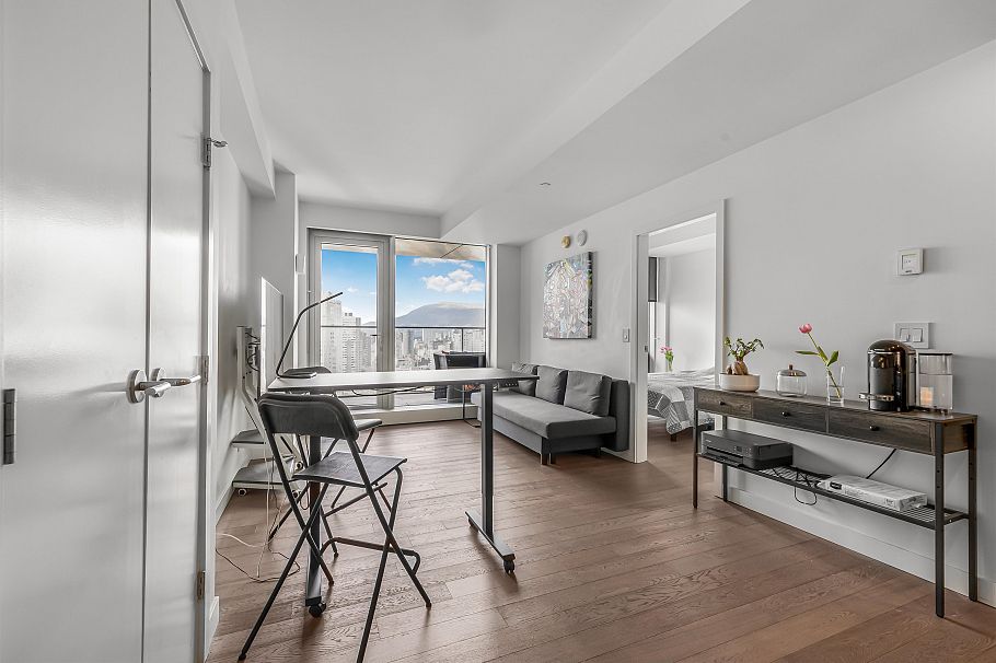 2306 1480 Howe Street Vancouver, BC - 5