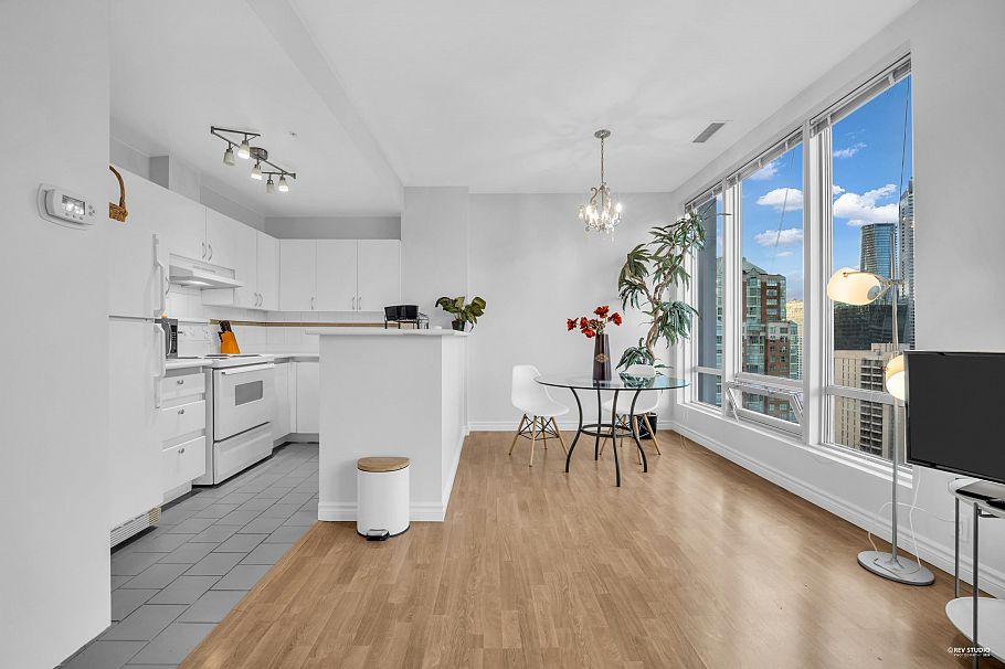 1512 989 Nelson Street Vancouver, BC - 2