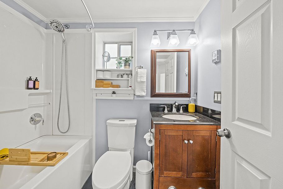 204 1883 E 10th Avenue Vancouver, BC - 18