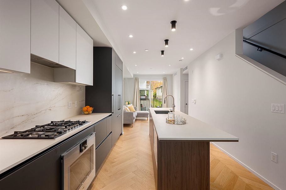 173 805 W 49th Avenue Vancouver, BC - 8