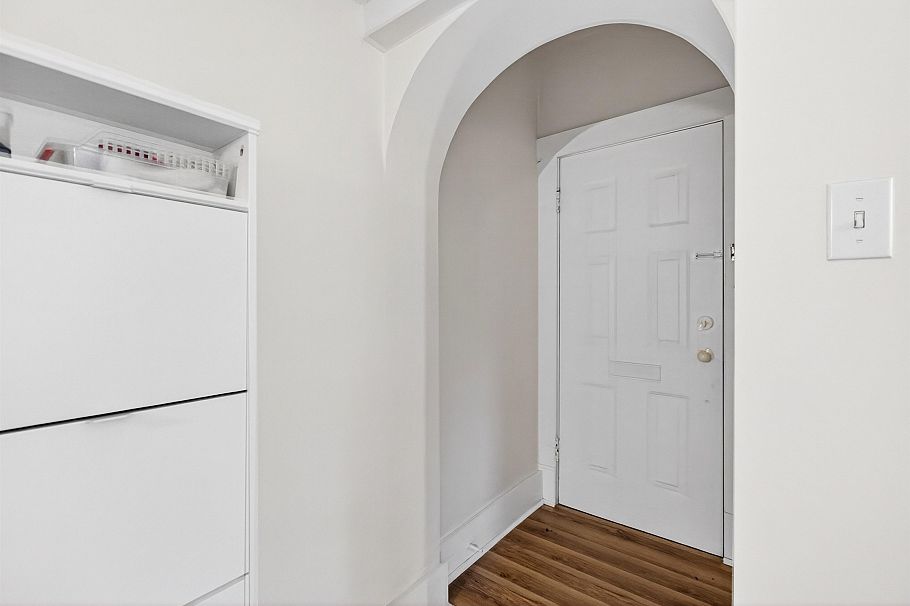 2975 W 8th Avenue Vancouver, BC - 6