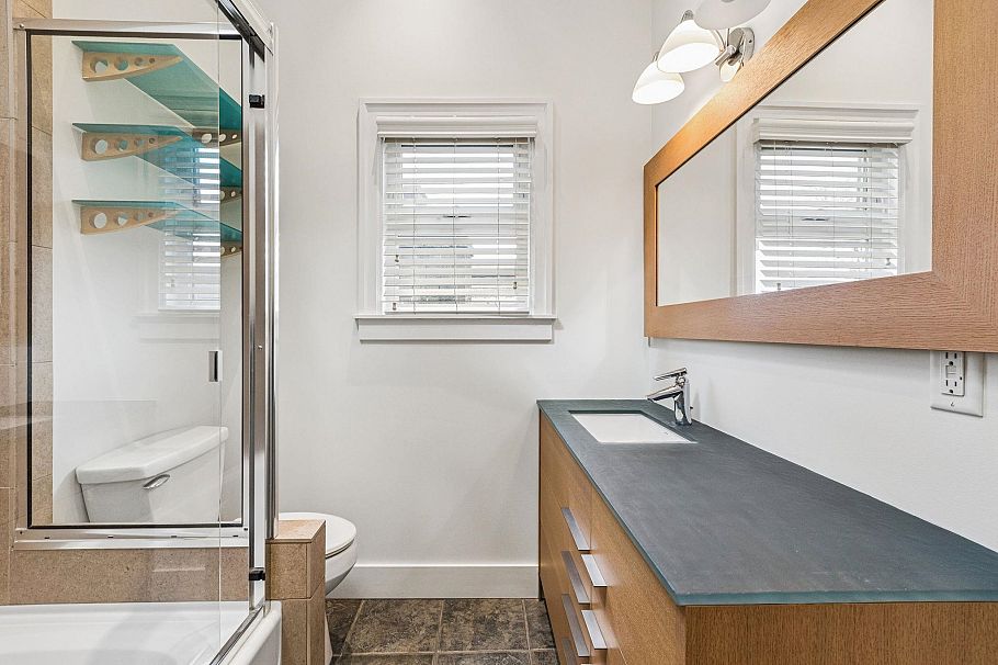 2859 W 33rd Avenue Vancouver, BC - 27