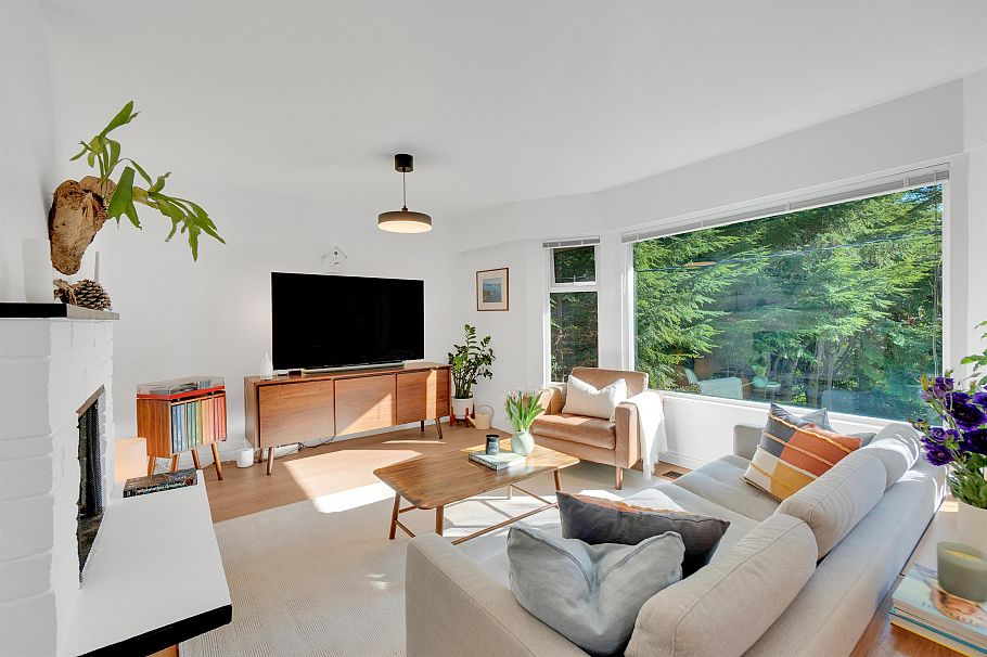 1652 Coleman Street North Vancouver, BC - 12