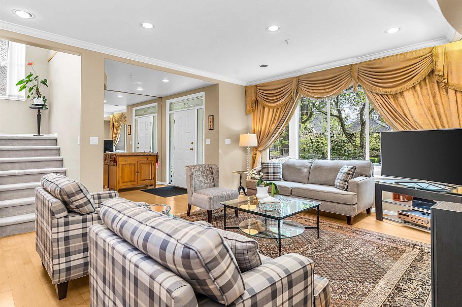 3263 W 14th Avenue Vancouver, BC - 3