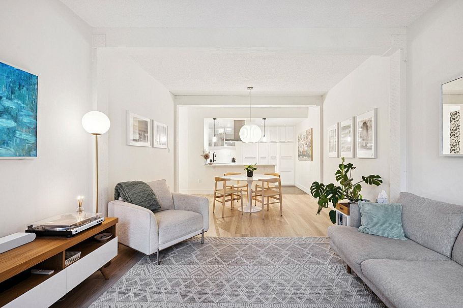 304 1535 Nelson Street Vancouver, BC - 4