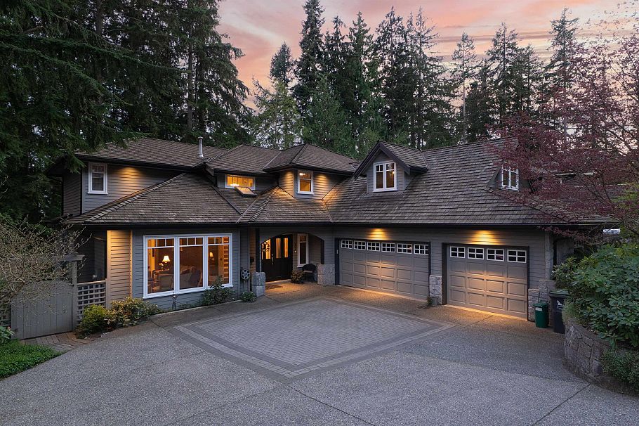 801 Regal Crescent North Vancouver, BC - 40