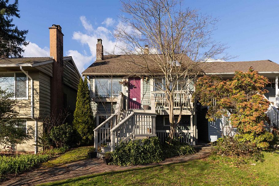 612 E 4th Street North Vancouver, BC - 1