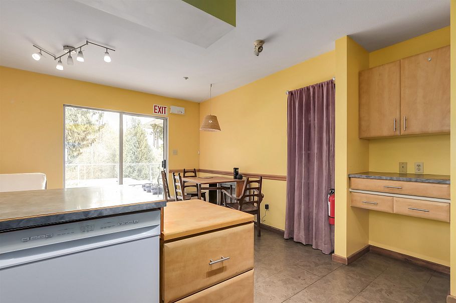 229 W 22nd Street North Vancouver, BC - 9