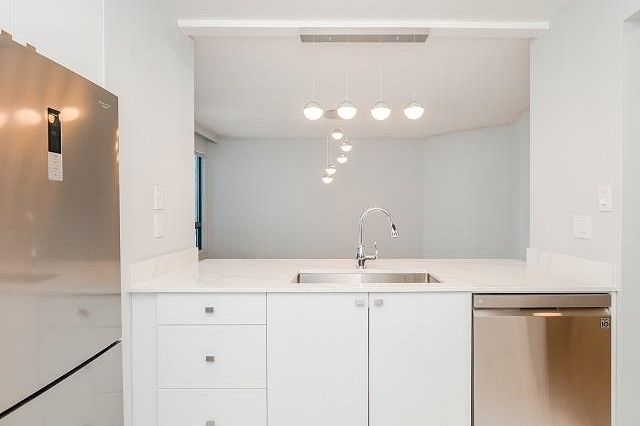 303 1415 W Georgia Street Vancouver, BC - 18