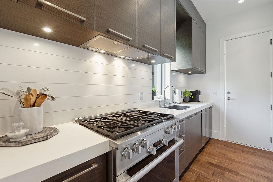 983 Tudor Avenue North Vancouver, BC - 30