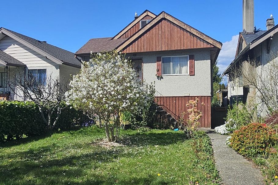 2527 Mcgill Street Vancouver, BC - 1