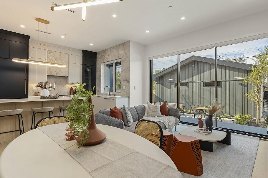 2 3255 13th Avenue Vancouver, BC - 4