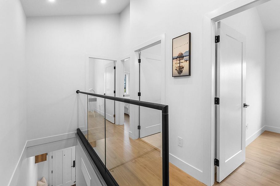 1 1620 E 11th Avenue Vancouver, BC - 25