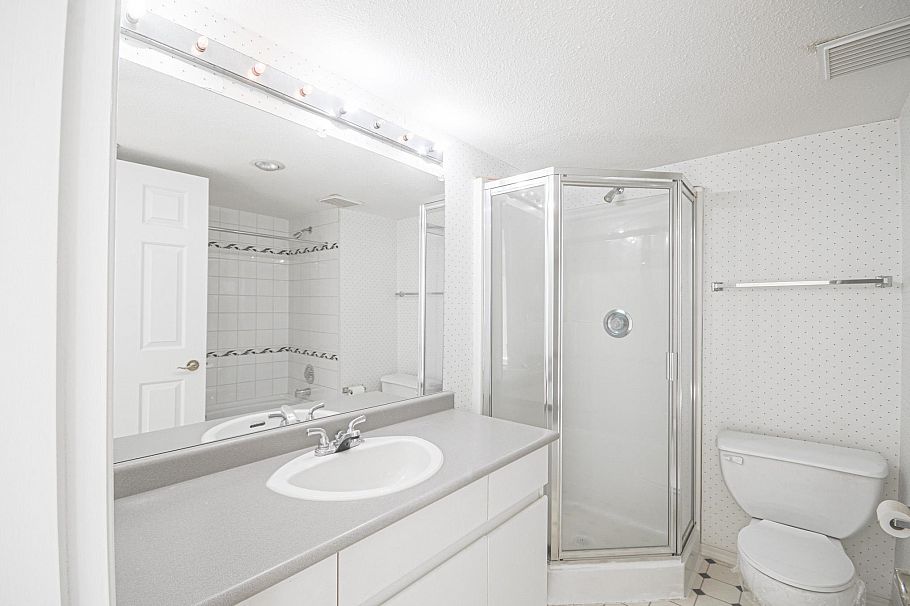 203 865 W 15th Avenue Vancouver, BC - 19