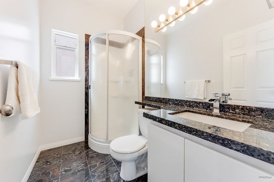 2648 E 19th Avenue Vancouver, BC - 9