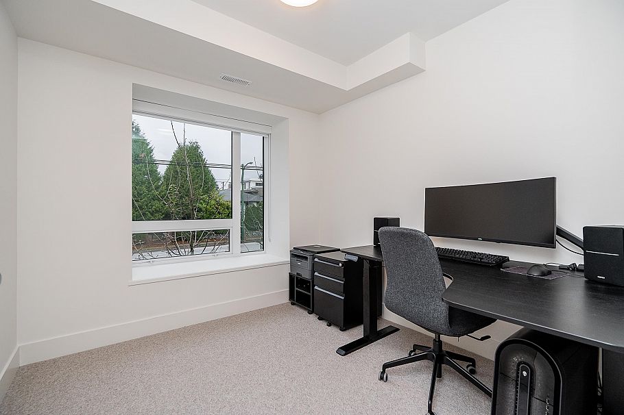 6840 Oak Street Vancouver, BC - 10
