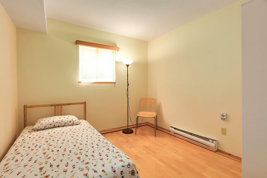 229 W 22nd Street North Vancouver, BC - 21