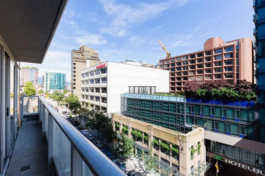 703 233 Robson Street Vancouver, BC - 5