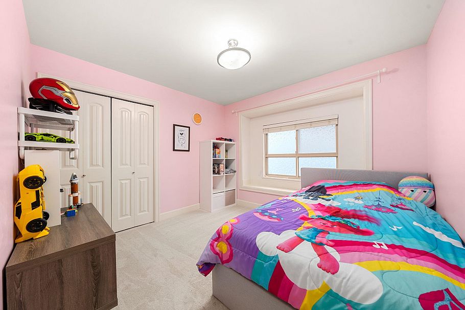 341 E 8th Street North Vancouver, BC - 32