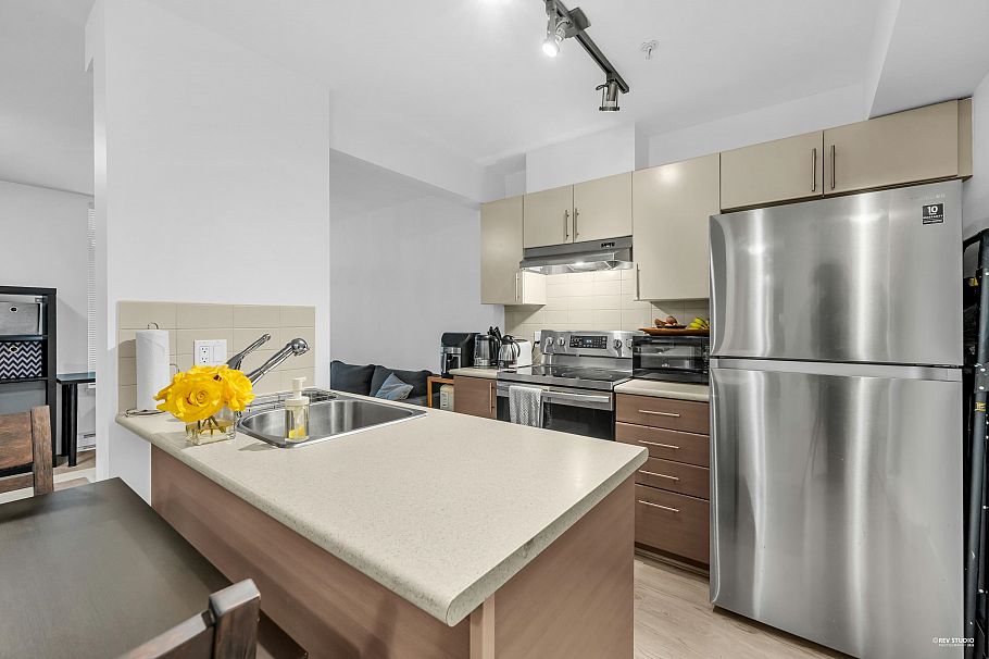 103 5692 Kings Road Vancouver, BC - 5