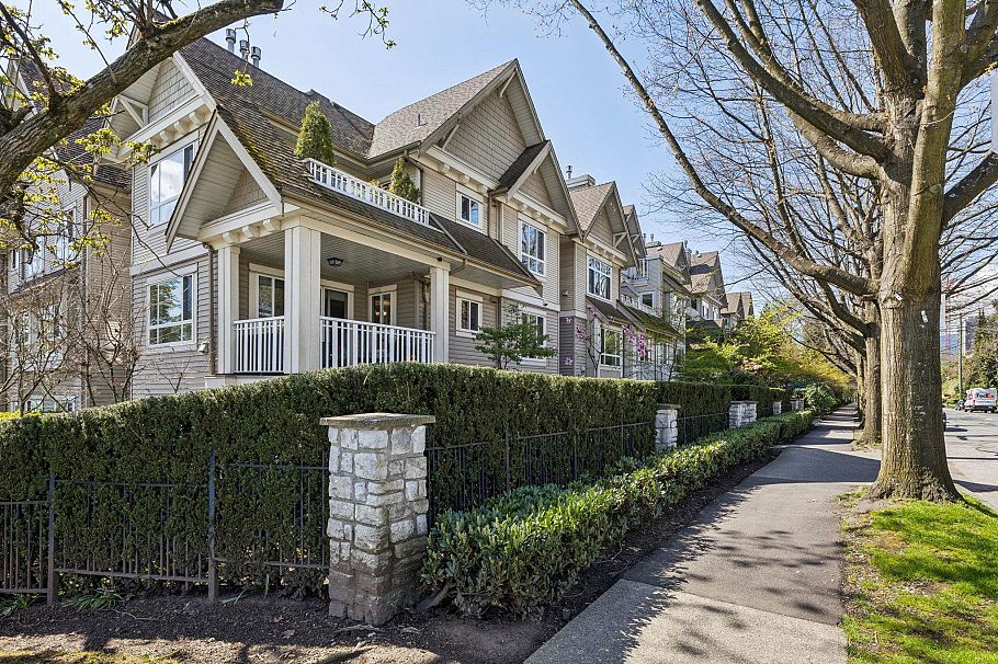 102 365 E 1st Street North Vancouver, BC - 22