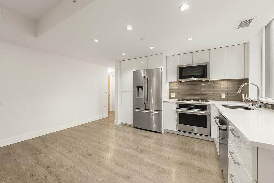 304 3498 Marine Way Vancouver, BC - 6