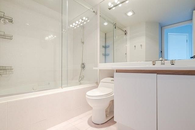 303 1415 W Georgia Street Vancouver, BC - 20