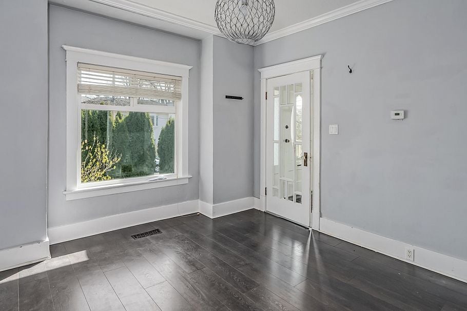 6085 Quebec Street Vancouver, BC - 6