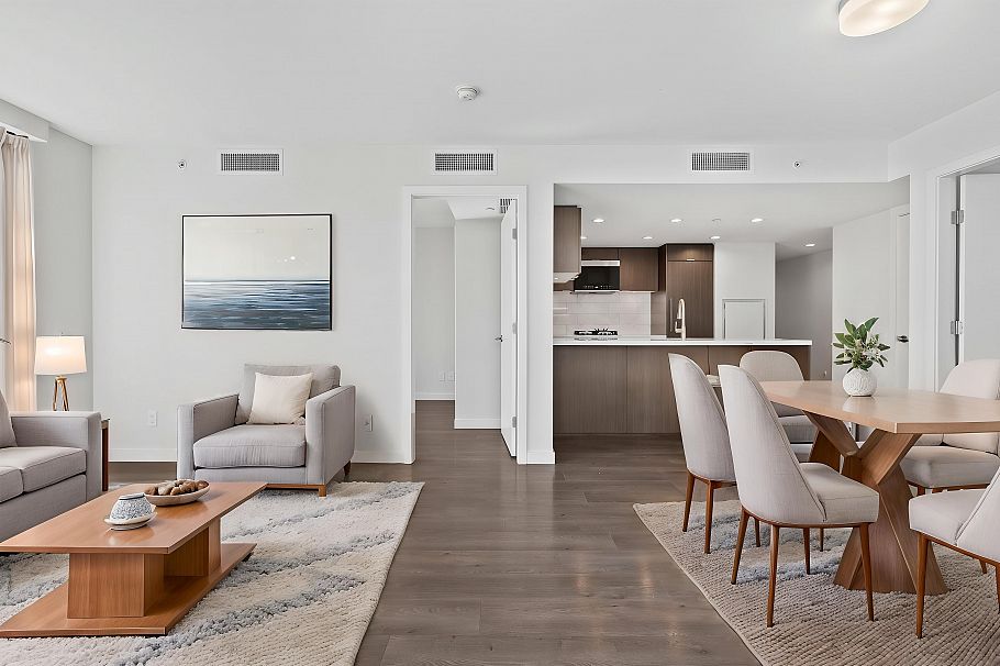 807 8238 Lord Street Vancouver, BC - 1