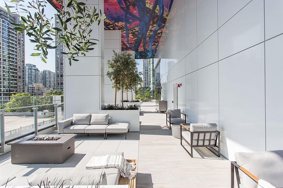 2004 885 Cambie Street Vancouver, BC - 32