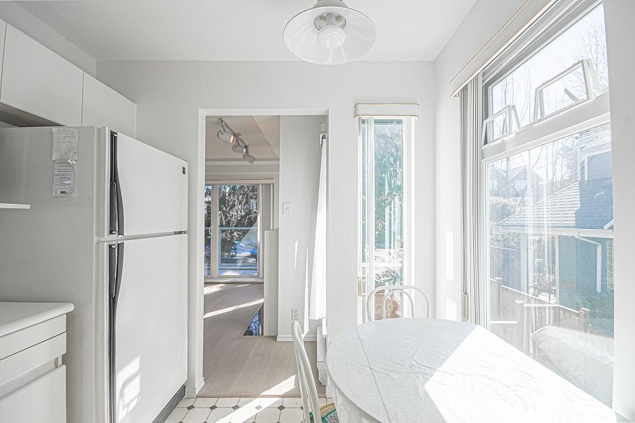 203 865 W 15th Avenue Vancouver, BC - 7