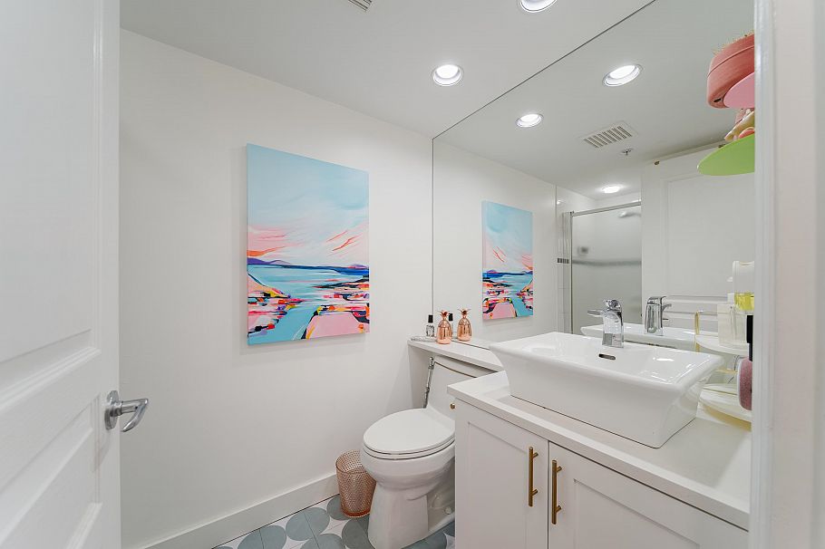 104 2181 W 12th Avenue Vancouver, BC - 9