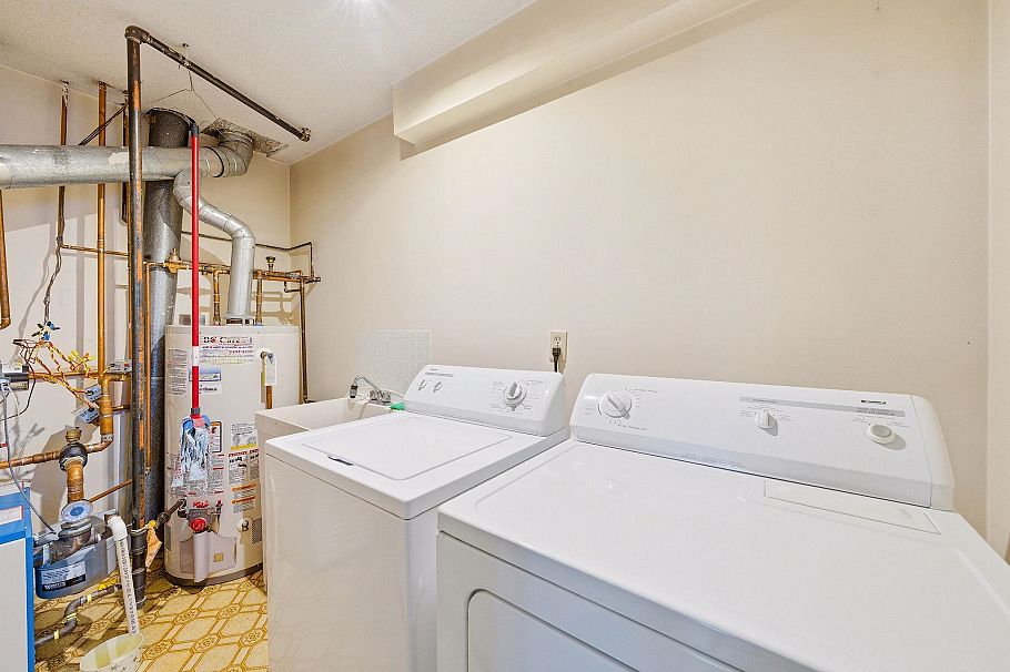 3217 E 18th Avenue Vancouver, BC - 21