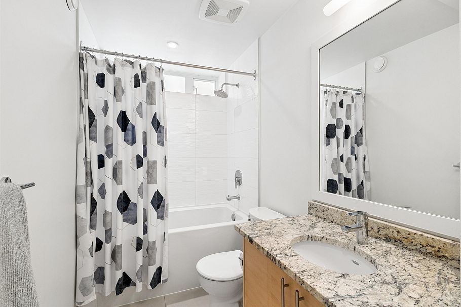 2 265 E 8th Street North Vancouver, BC - 31