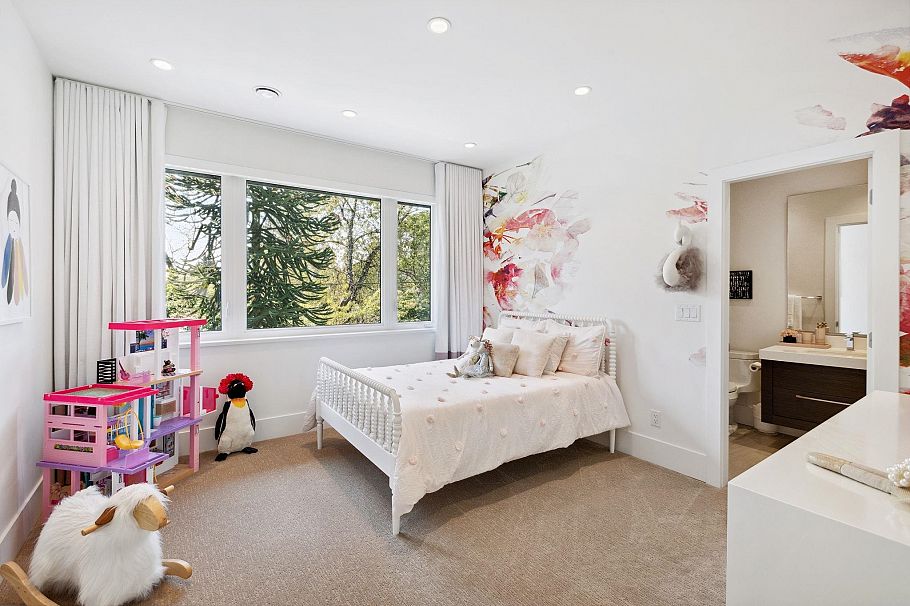 983 Tudor Avenue North Vancouver, BC - 22