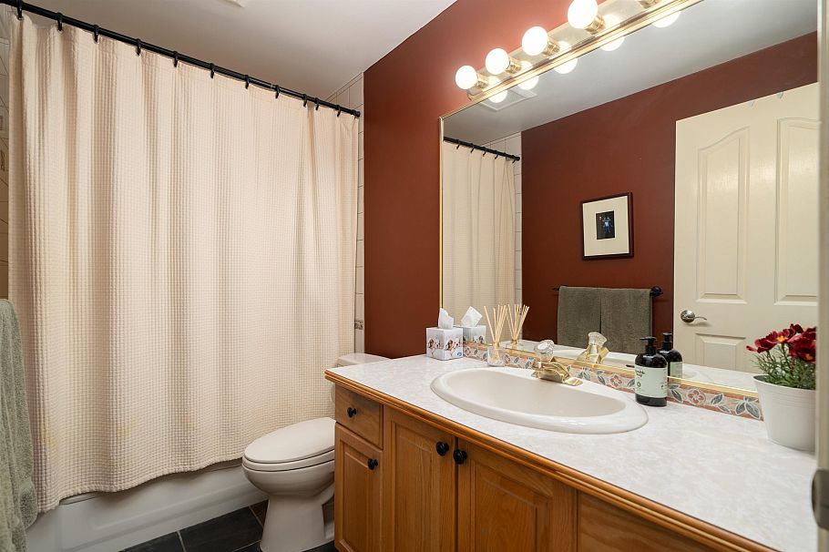 801 Regal Crescent North Vancouver, BC - 30