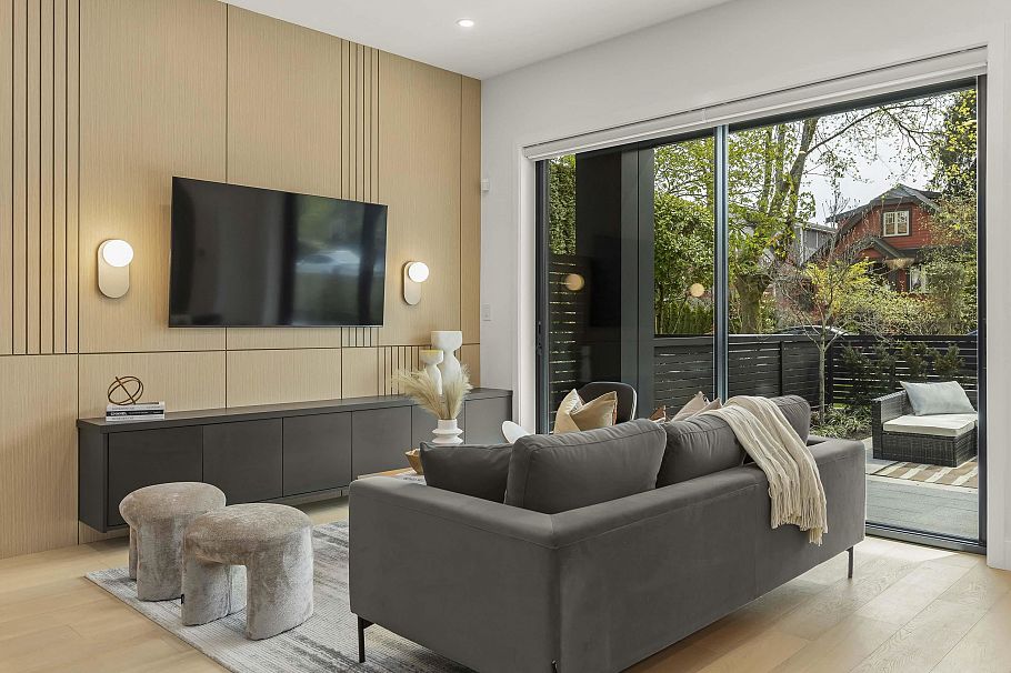 1 3255 13th Avenue Vancouver, BC - 2