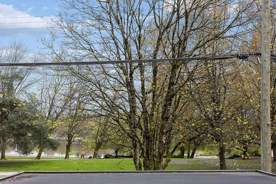 2056 E 13th Avenue Vancouver, BC - 3