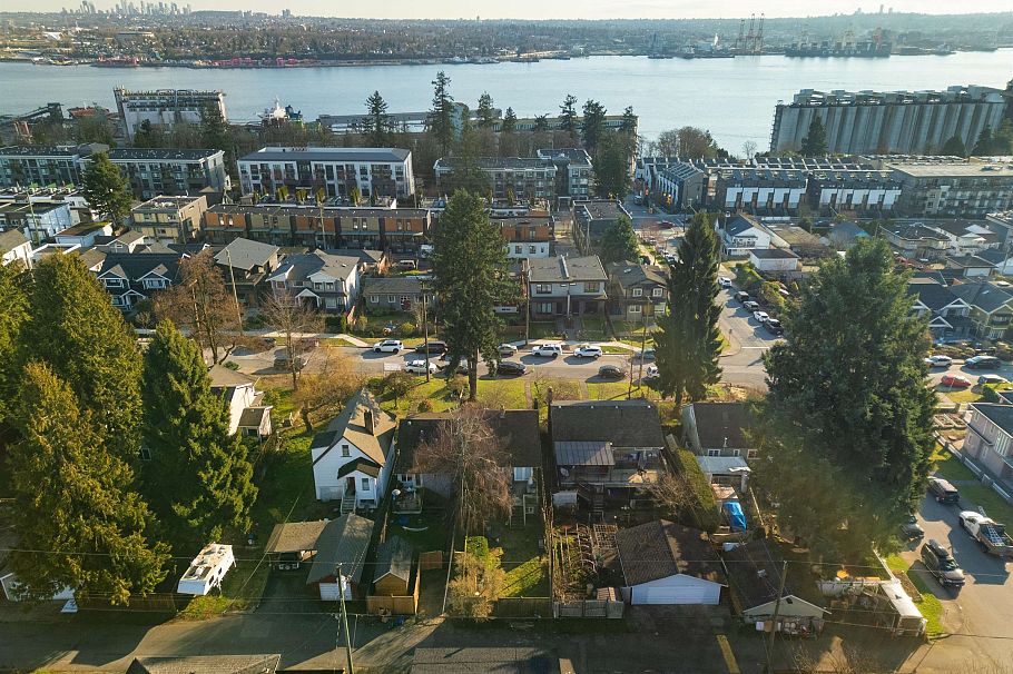 612 E 4th Street North Vancouver, BC - 27