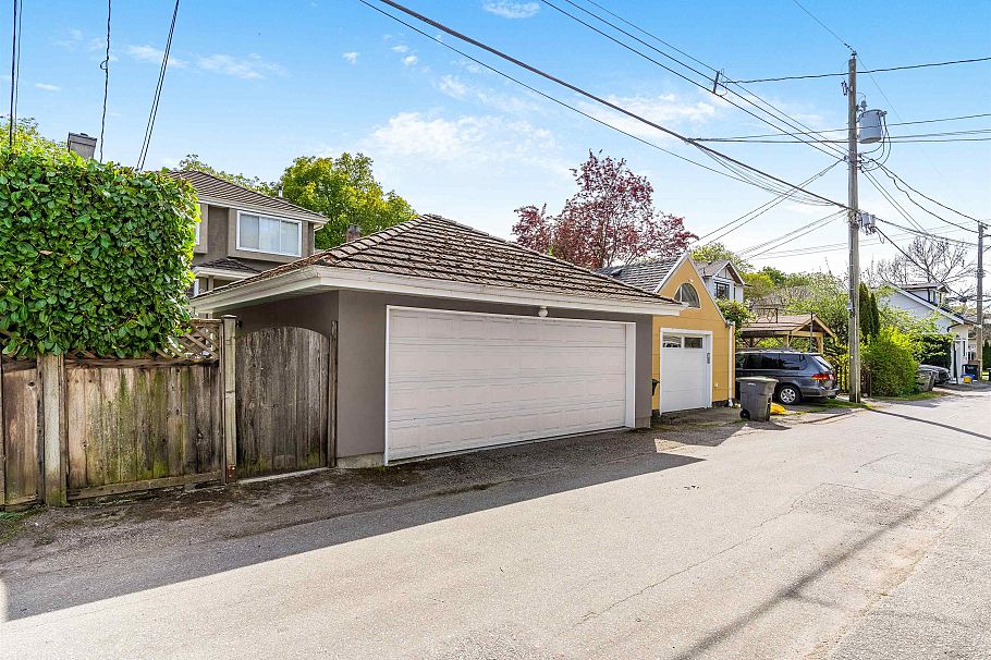 3263 W 14th Avenue Vancouver, BC - 39